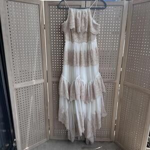 RARE BCBGMAXAZRIA Emroidered Tiered Ruffle Dress in white Sz 4